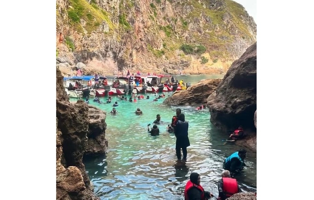 Overcrowded boats, pollution fears prompt Sultan Ibrahim’s call for stricter control of Mersing tourism His Majesty emphasised that the islands of Mersing are a valuable national tourism asset, and proper, effective management is essential to ensure the long-term preservation of their natural environment. — Picture via Facebook/Sultan Ibrahim Sultan Iskandar
