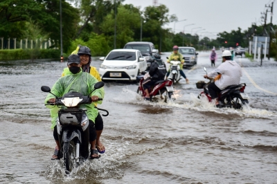 Four dead, 250,000 affected as monsoon floods sweep central Thailand Motorists make their way through flood waters following heavy rain in Thailand's southern province of Narathiwat on November 28, 2024. Four people were killed in flooding in central Thailand, the nation’s disaster agency said today. — AFP pic