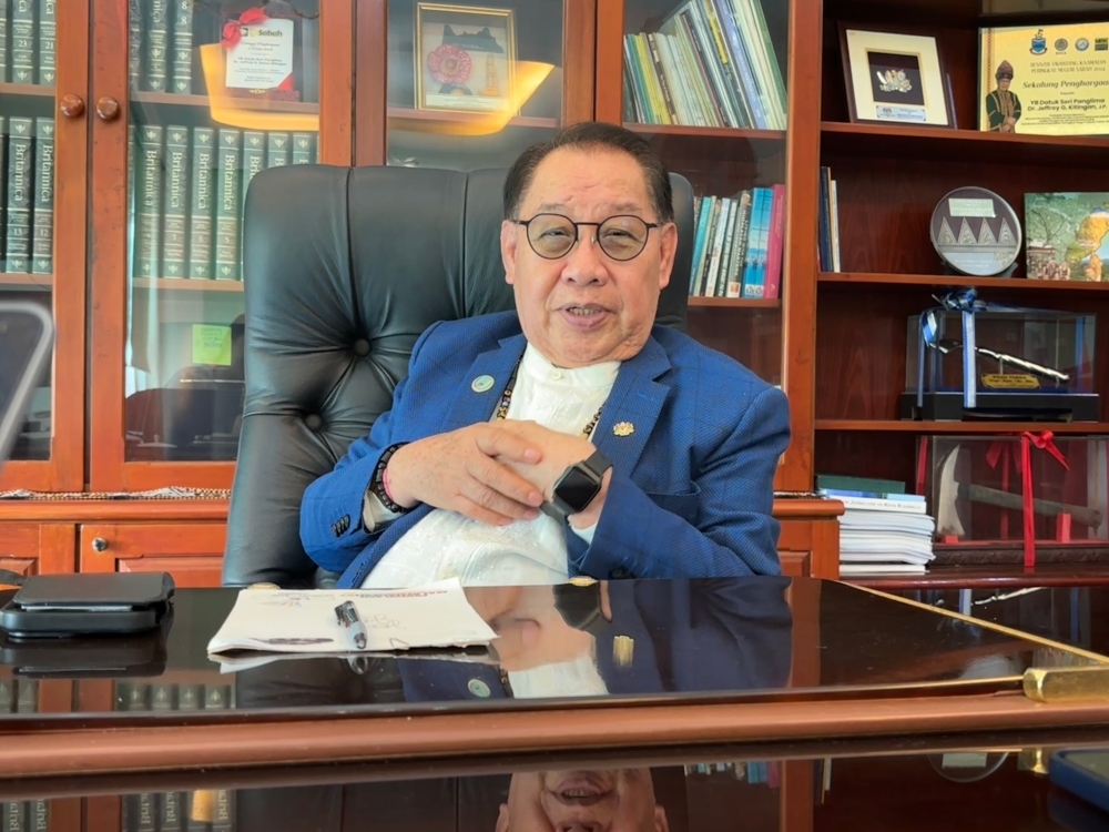 Jeffrey Kitingan gives statement to MACC after another Sabah mining licence scandal video surfaces Sabah STAR information chief Anuar Ghani confirmed that Kitingan went to the MACC office in Kota Kinabalu this afternoon. — Picture by Julia Chan