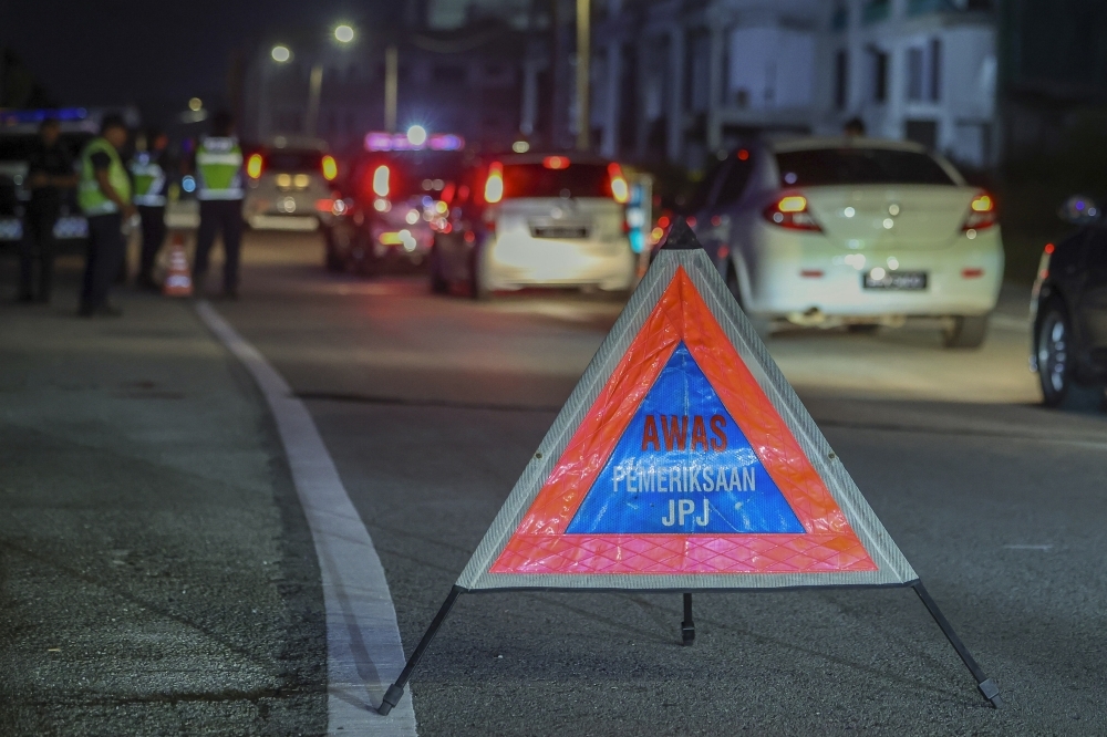 Penang JPJ issues nearly 3,000 summonses, seizes 26 commercial vehicles in September crackdown File picture of Ops Target conducted by the Pahang Road Transport Department (JPJ) in Kuantan city in August 8, 2025. Penang JPJ director Zulkifly Ismail, said that during the operations, conducted from September 1 to 30, the department inspected 19,191 commercial vehicles and took action against 1,616 vehicles for various offences. — Bernama pic