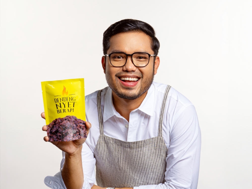 The Khairul Aming effect: More young Malaysians choosing business over salaried jobs, academics explain why Khairul Aming, whose Sambal Nyet brand has become a social media success, is inspiring more young Malaysians to try entrepreneurship. — Picture courtesy of Khairul Aming