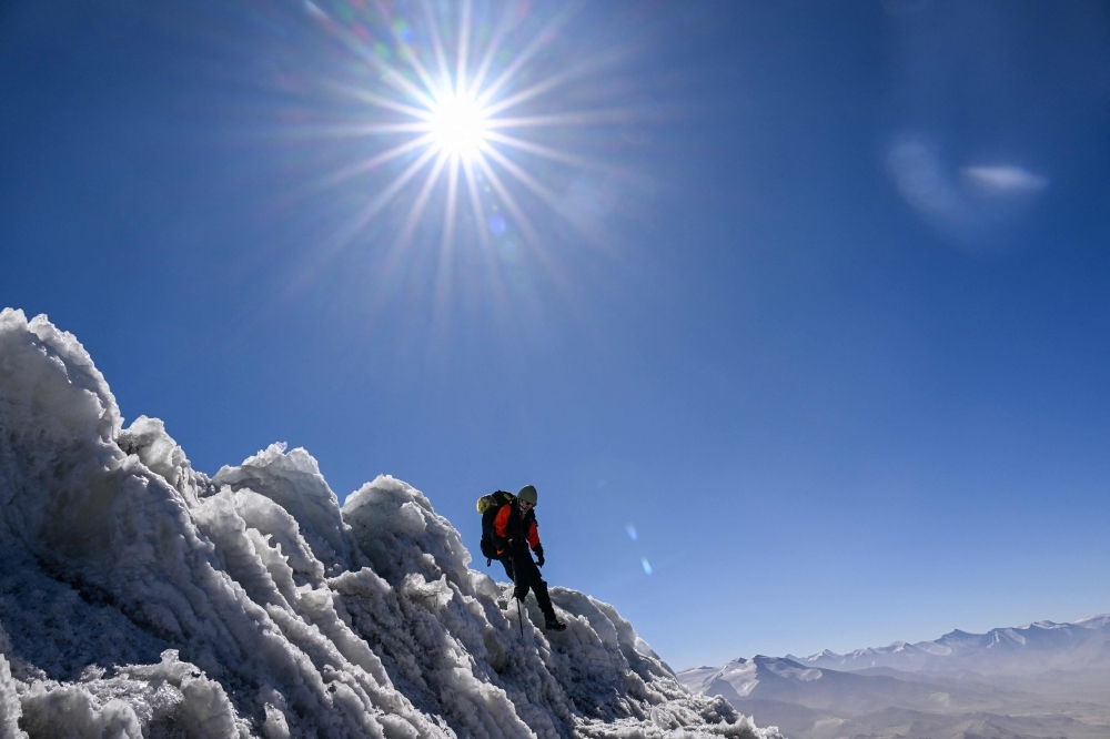 Scientists drill deep into Tajik glacier to unlock secrets of Earth’s climate past