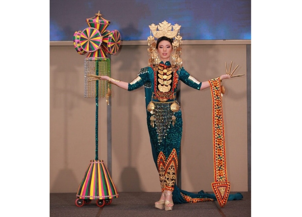 Sabah’s Bajau-Sama seafaring legacy shines through Chloe Lim’s national costume for Miss Universe 2025 Miss Universe Malaysia 2025 Chloe Lim has unveiled her national costume, The Majestic of Anjung Serimpak, inspired by Sabah’s Bajau-Sama culture, ahead of the Miss Universe competition in Thailand this November. — Daily Express pic