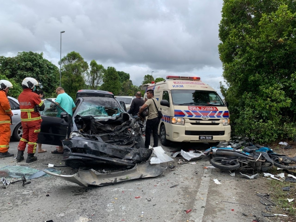 Transport Ministry: Over 3,000 road fatalities recorded in Malaysia in first half of the year Transport Minister Anthony Loke said that according to statistics on fatal accidents during that period, two cases were recorded involving accidents under the influence of alcohol. — Picture via Facebook