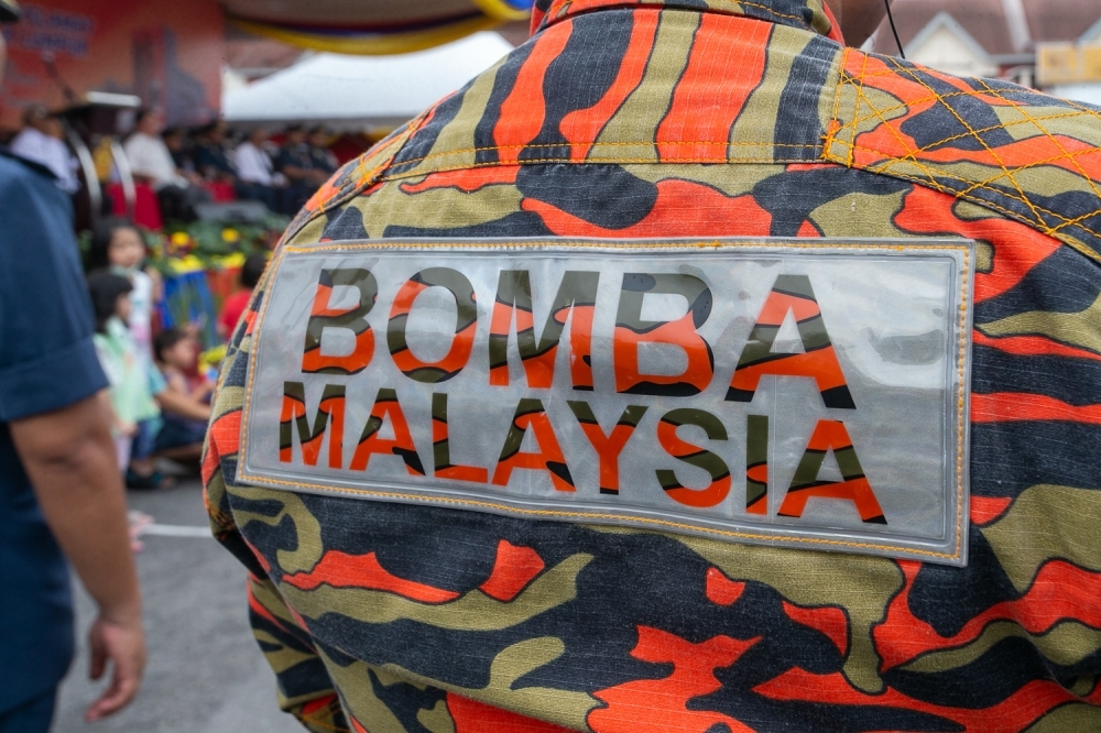 Eight stranded at Bukit Larut Resort after injuries, rescuers rush to save the day in Taiping hiking incident Eight individuals were stranded at the Bukit Larut Resort in Taiping after three of them sustained injuries during a hiking activity yesterday. — Picture By Raymond Manuel