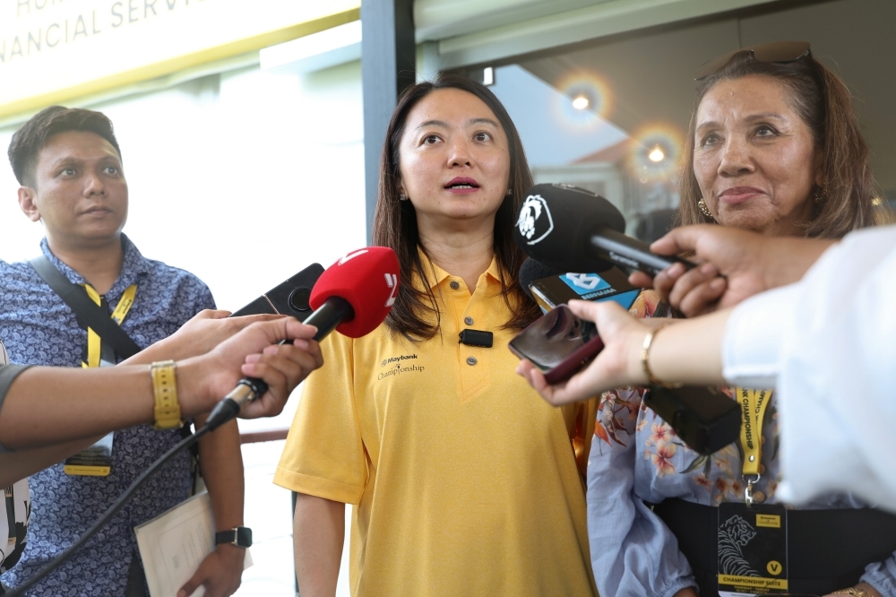 Combat event War Zone not approved, Sports Ministry says after child fight video goes viral Youth and Sports Minister Hannah Yeoh speaks to the media while attending the 2025 Maybank Golf Championship at Kuala Lumpur Golf and Country Club yesterday.