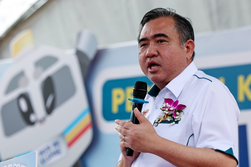 Anthony Loke: ETS to begin Johor Baru–Kuala Lumpur service Dec 12, offering 12 daily trips including Padang Besar, Butterworth routes Transport Minister Anthony Loke speaks at the Kluang Rail Festival 2025 at the Mahkota Rail Grounds in Kluang November 22, 2025. — Bernama pic