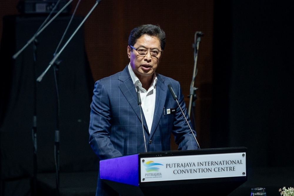 MACC chief rejects Rafizi’s allegation of political interference in probes of Nurul Izzah’s rivals Malaysian Anti-Corruption Commission Chief Commissioner Tan Sri Azam Baki has denied claims that its investigations are politically motivated, insisting that all probes are carried out in line with the rule of law. — Picture by Firdaus Latif