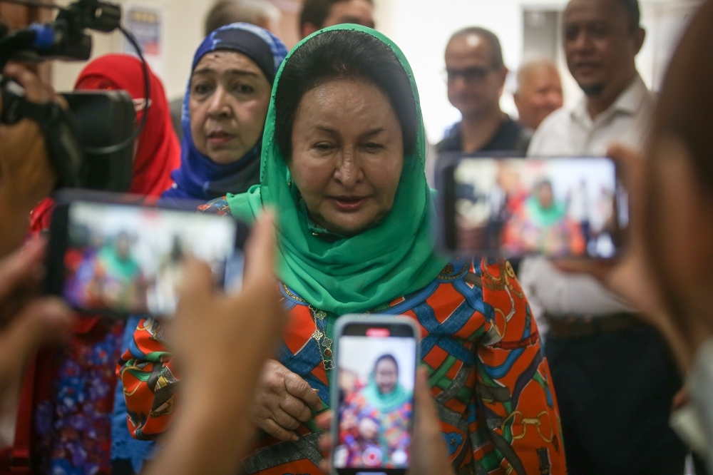 Front-row support: Rosmah, Najib’s sons and brother attend court for house arrest ruling Datin Seri Rosmah Mansor arrives at the Kuala Lumpur Court Complex on December 22, 2025. — Picture by Yusof Isa