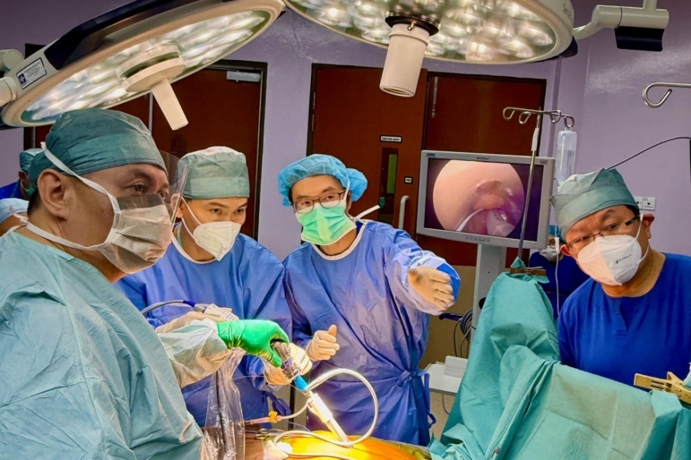Sarawak makes history with South-east Asia’s first hybrid heart procedure The specialist team members perform the EPi-Sense hybrid ablation procedure at the Sarawak Heart Centre. — Picture via Facebook/Dr Sim Kui Hian