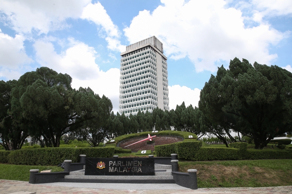 Reciprocal Trade Agreement does not override Malaysian laws, economic sovereignty, Miti tells Dewan Rakyat Flood mitigation projects and cross-agency coordination mechanisms to ensure a continuous supply of clean water will be among the main issues to be raised in today’s Dewan Rakyat session. — Picture by Yusof Mat Isa