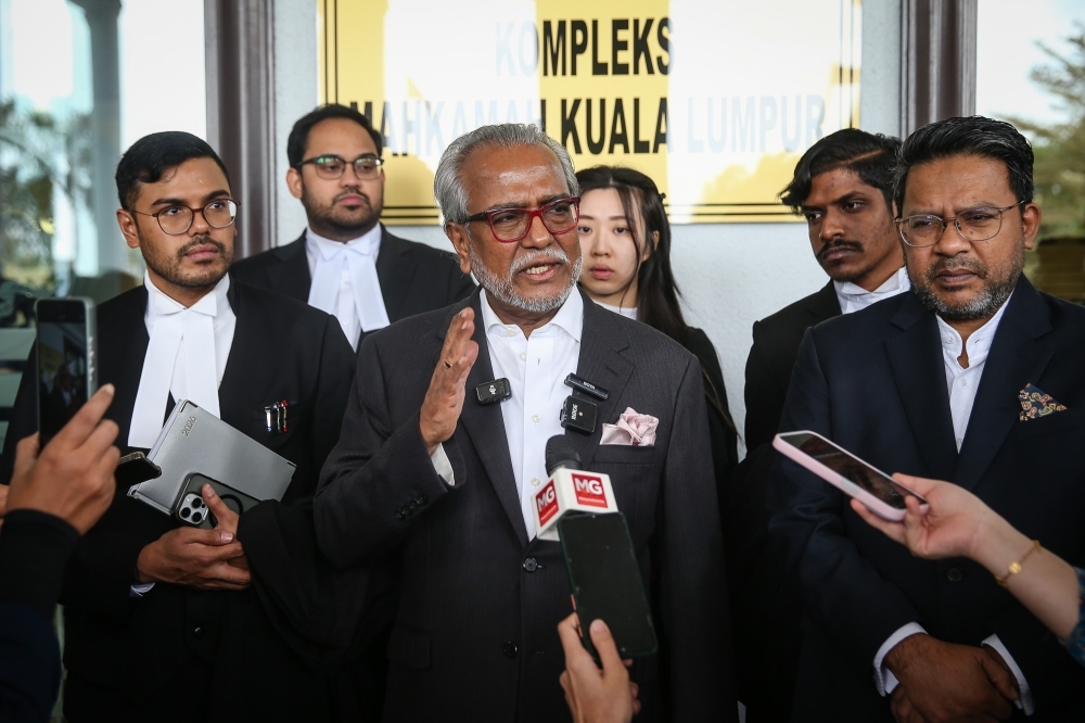 Shafee: Najib’s testimony misinterpreted, ex-PM still believes RM42m was Saudi donation Najib’s lead defence lawyer, Tan Sri Muhammad Shafee Abdullah. — Picture by Yusof Isa