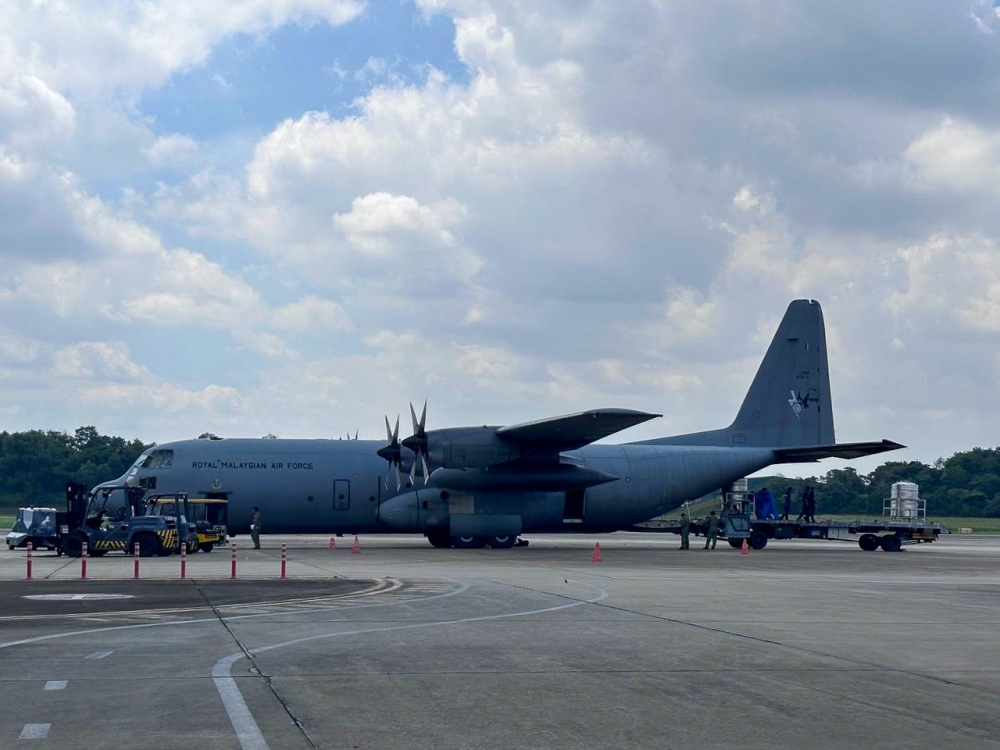 Johor government to conduct cloud seeding this week following low water levels in dams The cloud seeding will be concentrated at the Machap Dan, Upper Layang Dam and several other water catchment areas this Wednesday. — Picture By Raymond Manuel