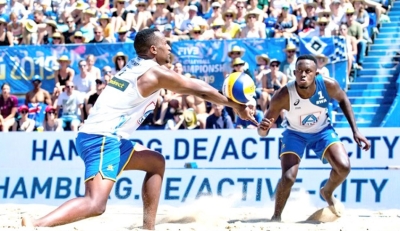 Olivier Ntagengwa (with the ball) and Patrick Akumuntu (R) are one of the four teams that represented Rwanda at the 2021 World Tour Star 2 tournament last week. / File