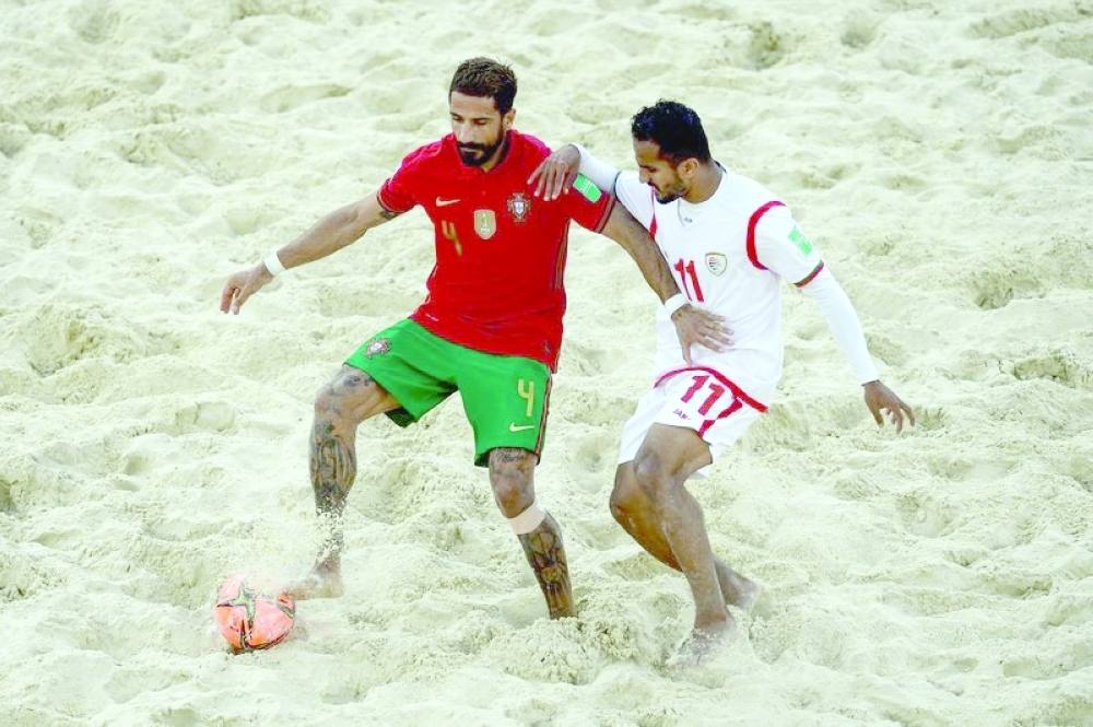 اللاعبون: دفعنا فاتورة الأخطاء وطموحنا كبير للتأهل للدور الثاني 1 جانب من لقاء منتخبنا الوطني والبرتغال في الافتتاح
