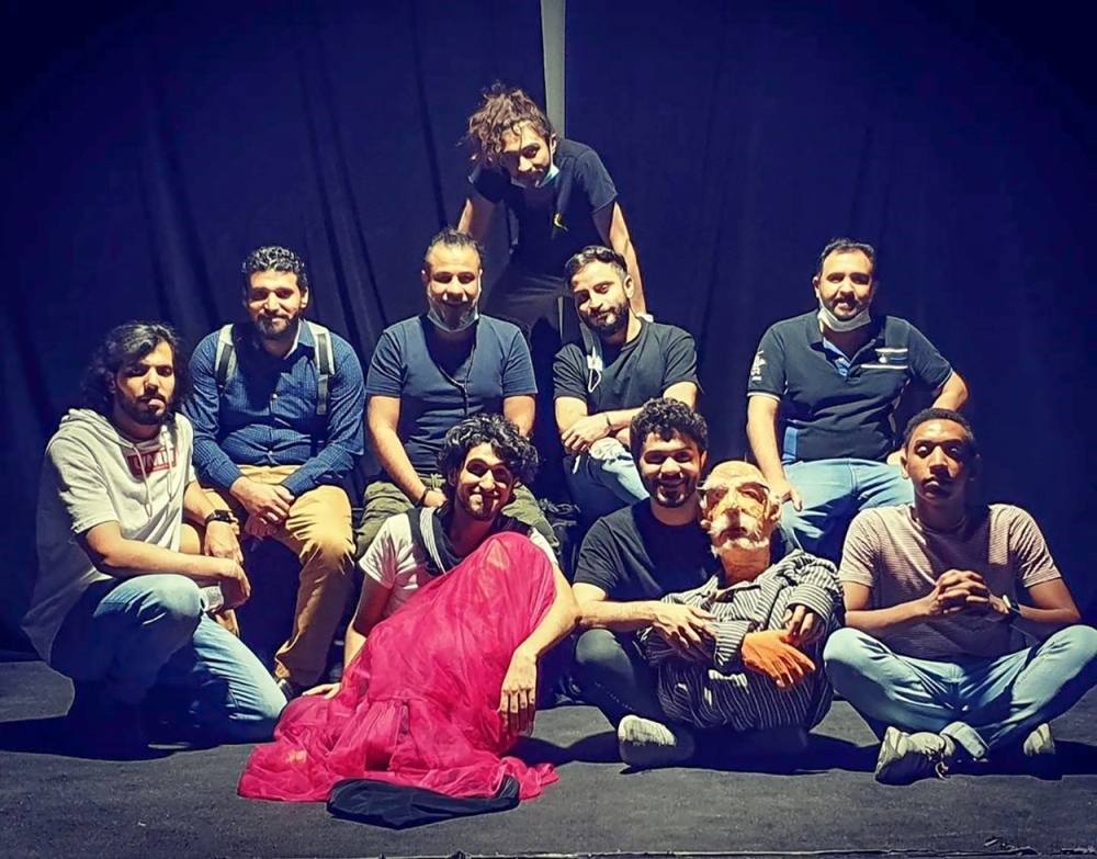 العرض السعودي "رقصة الموت" يفتتح مهرجان "مسرح بلا إنتاج الدولي" غدا 1 فريق عمل مسرحية "رقصة الموت"