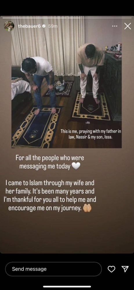 شاهد.. الألماني روبرت باور لاعب الطائي ينشر صورته وهو يصلي ويعلن دخوله الإسلام عن طريق زوجته