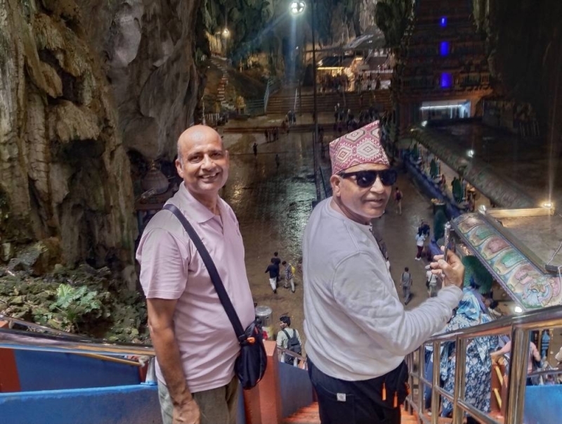 尼泊尔人参观马来西亚的黑风洞。照片:THT