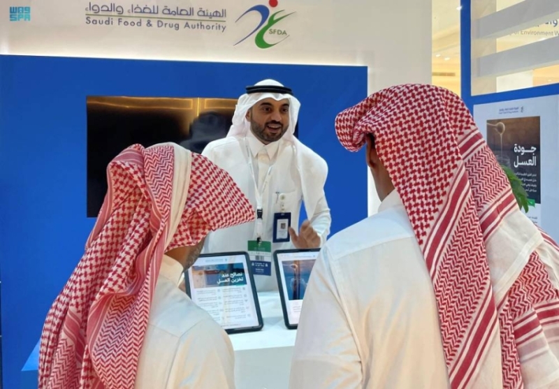 "الغذاء والدواء" تستعرض جهودها في مهرجان العسل 2 2329792