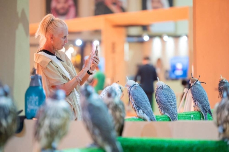 "مزاد الصقور" يجمع العالم في الرياض 2 2434399