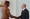 قائد المجلس العسكري في بوركينا فاسو إبراهيم تراوري مصافحاً الرئيس الروسي فلاديمير بوتين في سانت بطرسبرغ السبت الماضي (أ ف ب)