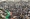 مظاهرة خارج مسجد الصحابة الباقي في مدينة درنة حيث يحتجون على إهمال الحكومة للسدين الذي انهاروا وأدى إلى الفيضانات القاتلة التي ضربت المدينة الأسبوع السابق
