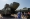 زوار يتجمعون بالقرب من نظام الصواريخ الباليستية العابرة للقارات «يارس» خلال معرض عسكري في موسكو