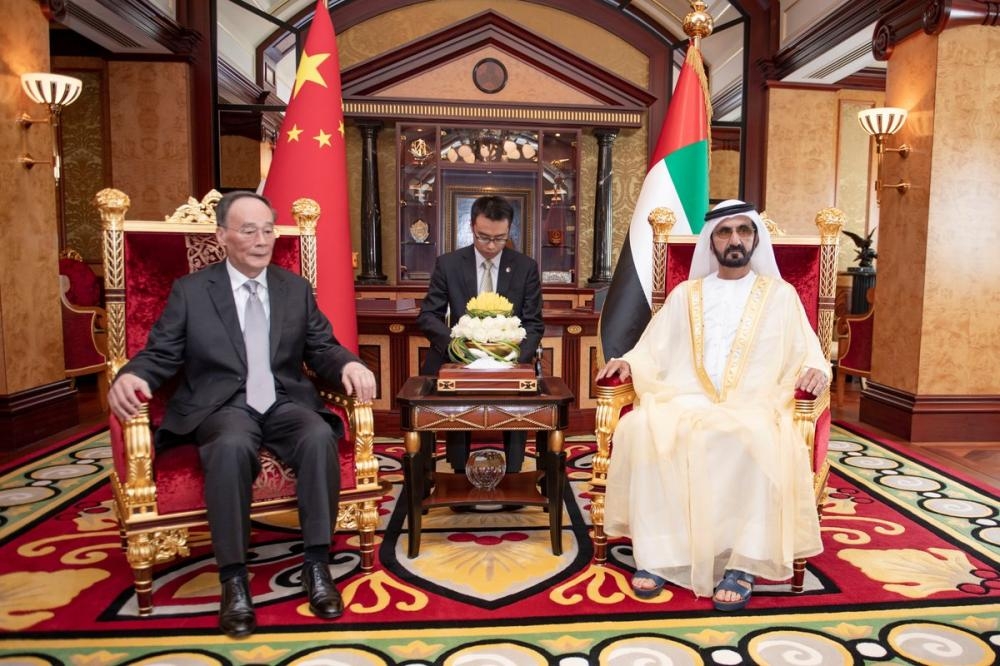 محمد بن راشد يستقبل نائب الرئيس الصيني