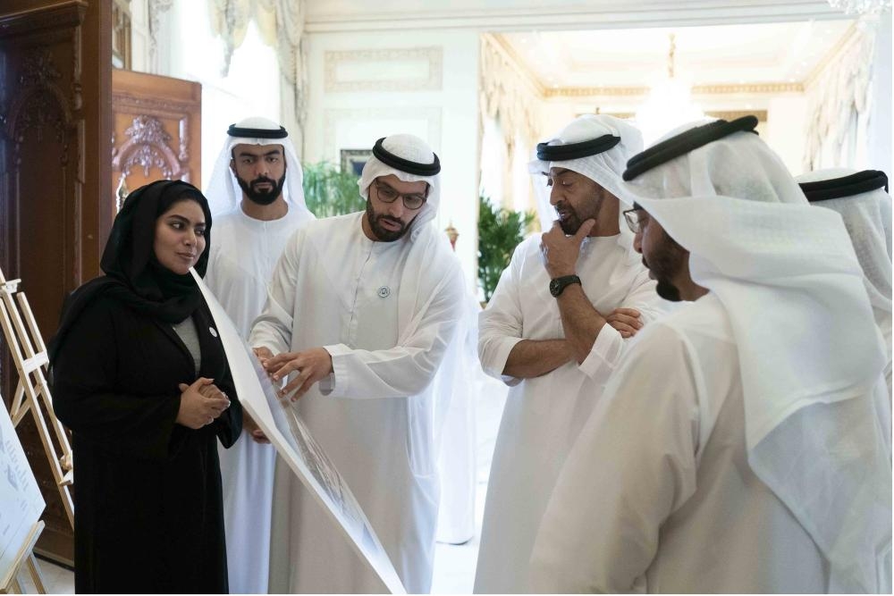محمد بن زايد يطلع على مشروع ترميم وتطوير متحف العين وقلعة سلطان