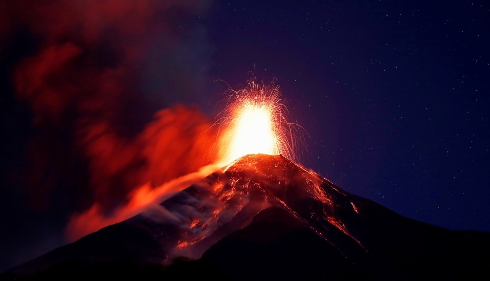 بركان دو فويغو ينفث حممه في سماء غواتيمالا للمرة الخامسة خلال 2018
                            (إ ب أ)