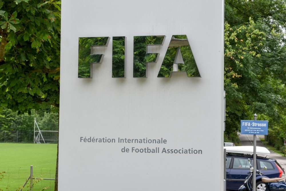 الفيفا يفرض قيودا على صفقات الانتقال اعتبارا من موسم 2020-2021