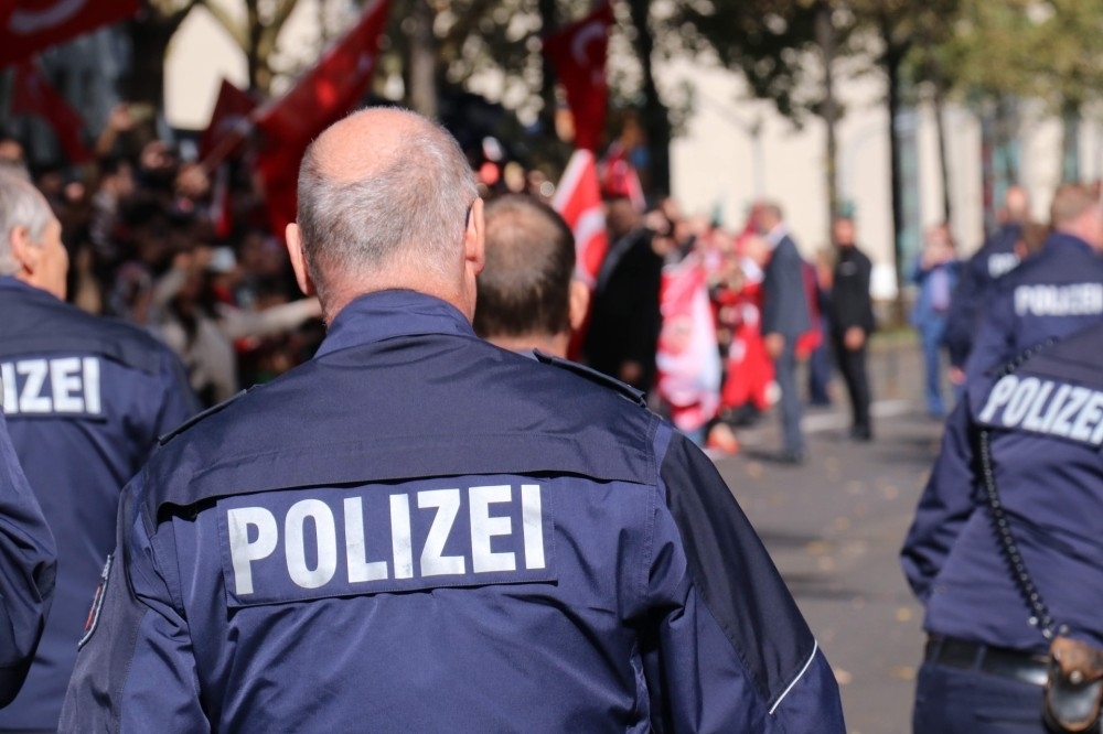 الشرطة الألمانية توقف حفلاً موسيقياً أطلقت فيه شعارات نازية