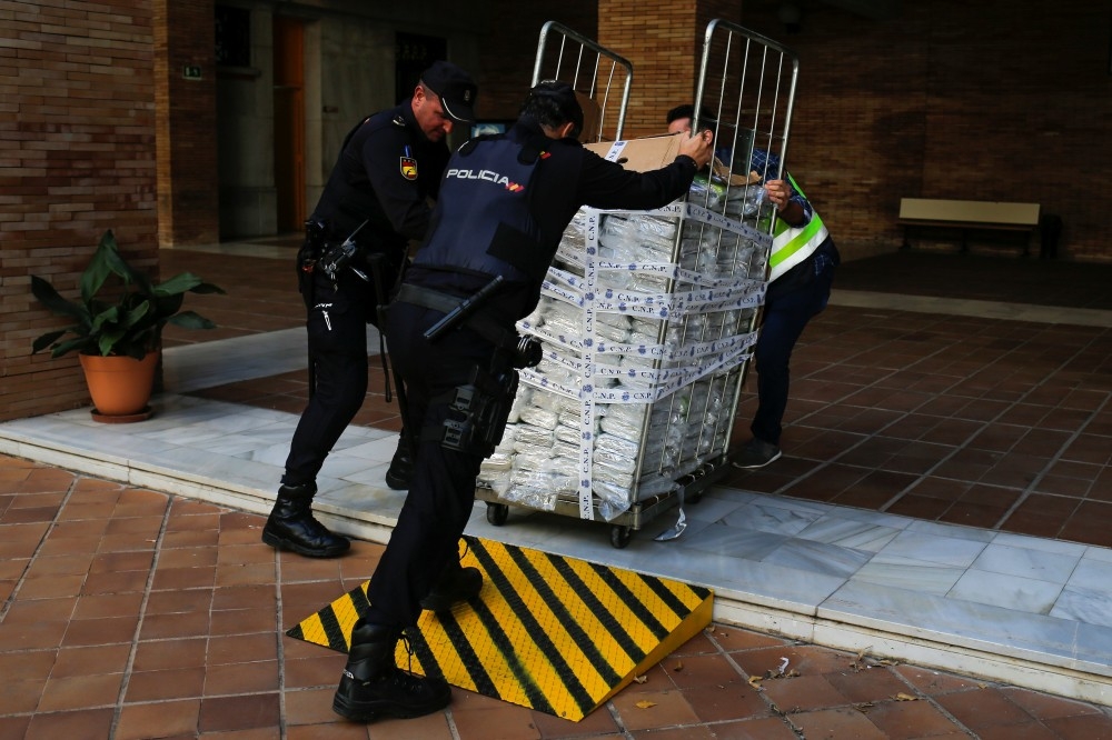 الشرطة الإسبانية تكشف عن إحدى أكبر عصابات تهريب المخدرات في المنطقة