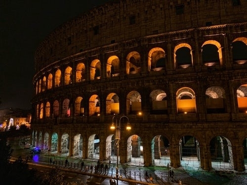 ثقافة الفجيرة و«الرضيف» في روما