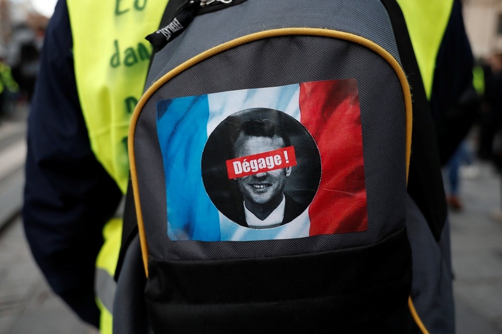الحكومة الفرنسية تحض على عدم التظاهر السبت