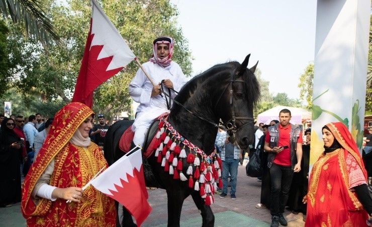 البحرين تتزين في يومها الوطني بالعراقة والشموخ