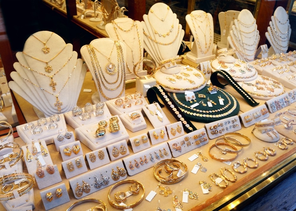 رد «المضافة» يرفع مبيعات الذهب والمجوهرات