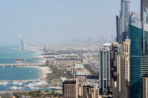 مبيعات الأجانب تخفض سوق دبي 7.5%