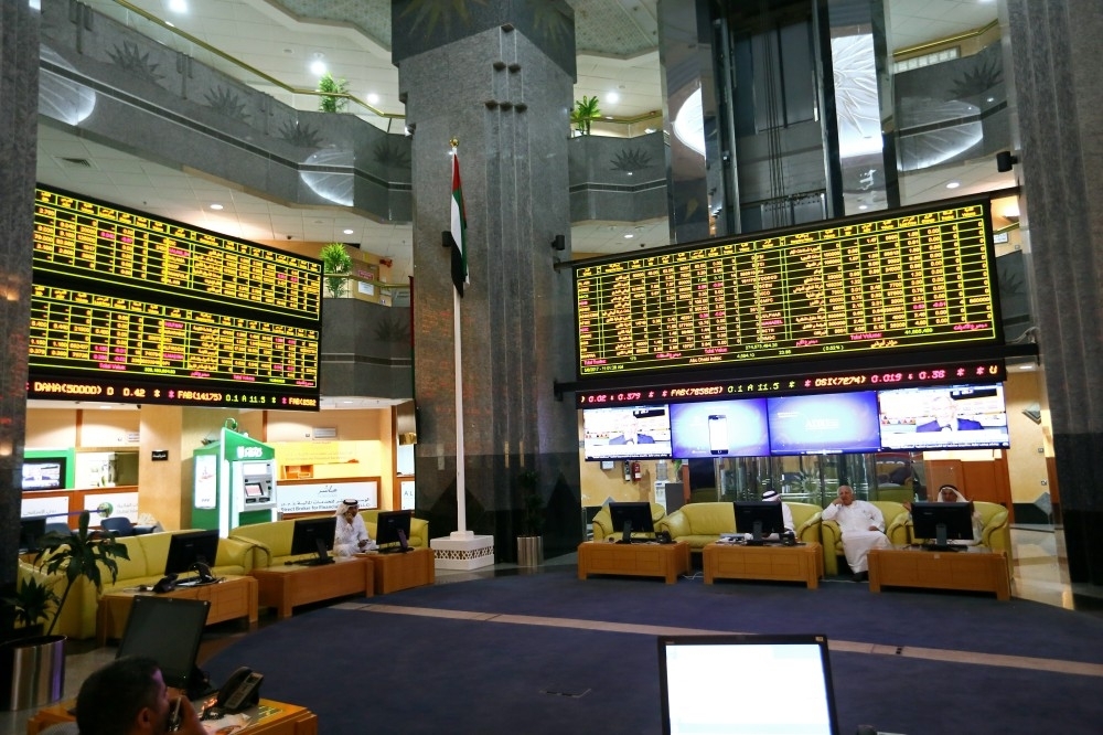 الأسهم المنتقاة تدعم سوق دبي .. والقيادية ترفع أبوظبي