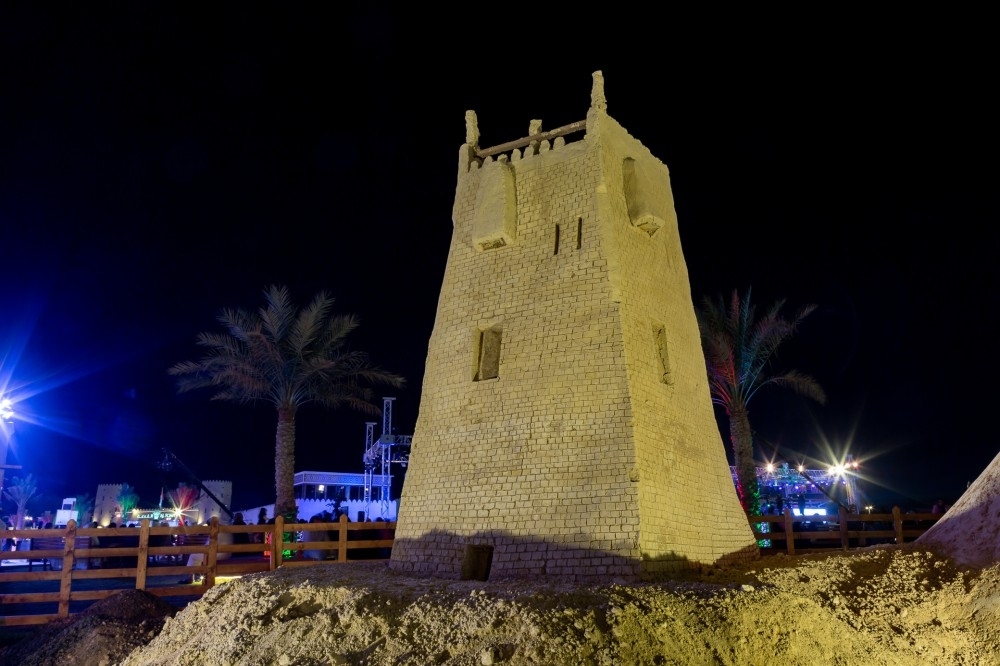 12 مجسماً رملياً تشهد على أصالة حضارة الإمارات في «زايد التراثي»