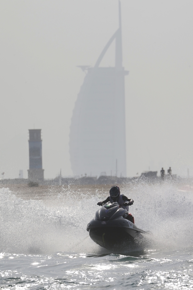 السبت انطلاق سباق دبي للدراجات المائية