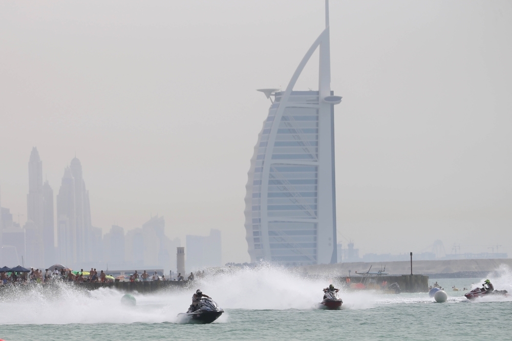 غداً غلق التسجيل في سباق دبي للدراجات المائية