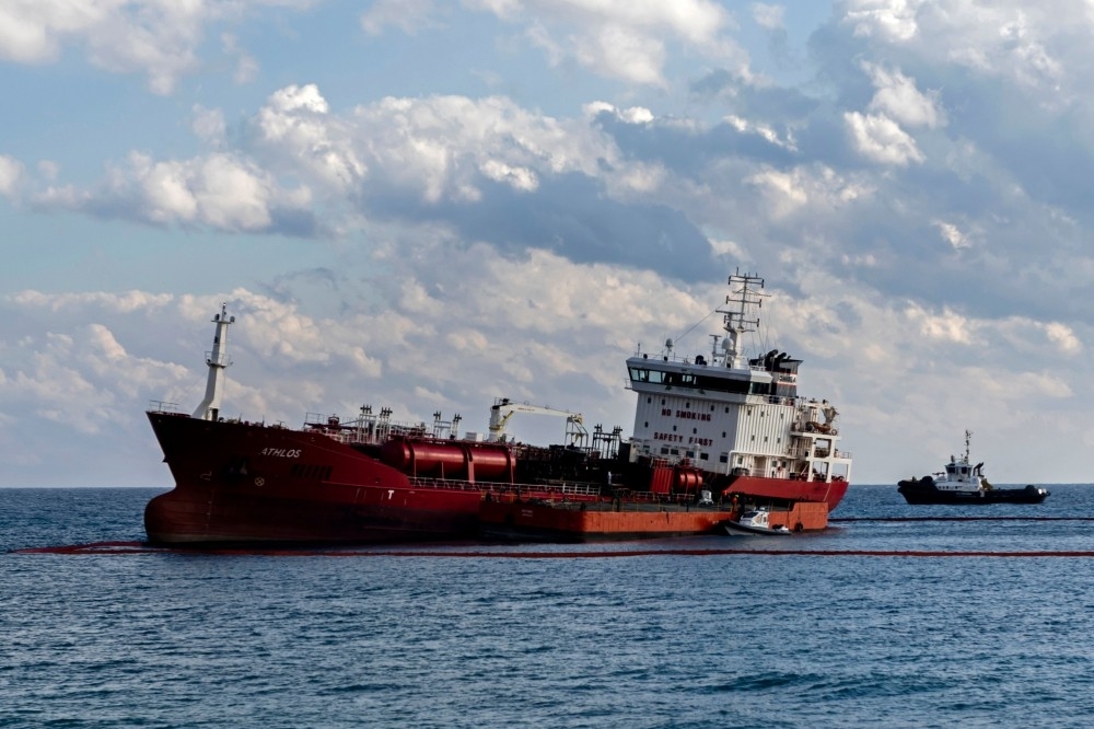 تراجع صادرات إيران النفطية رغم استثناءات العقوبات الأمريكية