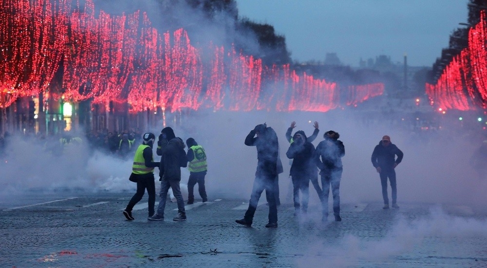 باريس تشهد تاسع موجة من احتجاجات «السترات الصفراء»