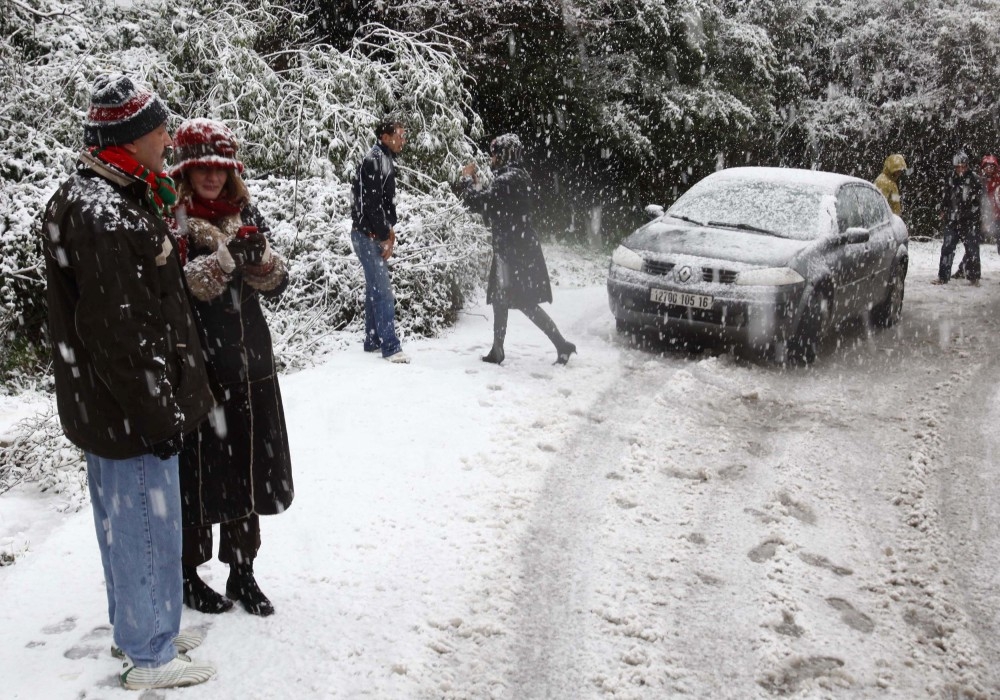 الجزائر:  6 ولايات تحت حصار الرياح والثلوج والأمطار الطوفانية