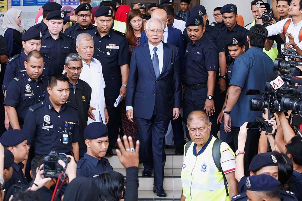 ماليزيا: محاكمة رئيس الوزراء السابق بتهمة الفساد الثلاثاء