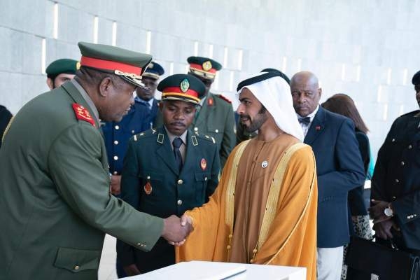 خليفة بن طحنون يستقبل رئيس أركان الجيش الأنغولي في واحة الكرامة