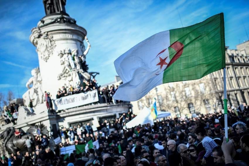 رئيس الوزراء الجزائري رداً على المظاهرات: الصندوق هو الفيصل