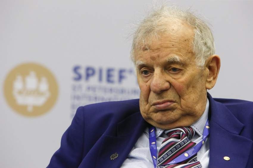 وفاة أول روسي حائز على نوبل منذ غورباتشوف