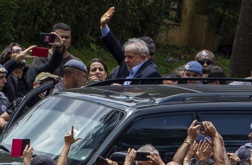 الرئيس البرازيلي السابق لولا يؤكد براءته خلال جنازة حفيده